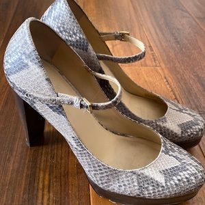 Cole Haan Animal print Heels size 9.5 B- good condition.